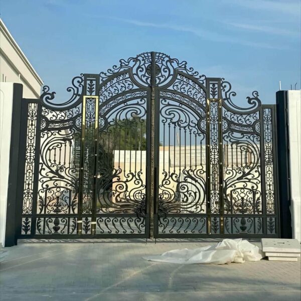درب فرفورژه ماشین رو با رنگ پودری
