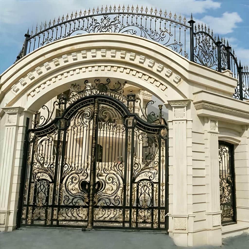 درب حیاط در مشهد