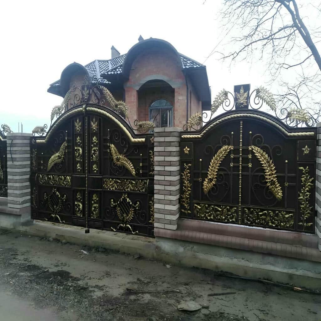 نصب درب حیاط فرفورژه کلاسیک در مشهد