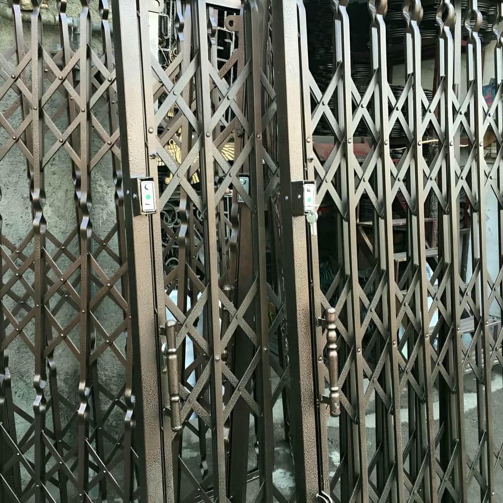 درب آکاردئونی حفاظ آپارتمان در تهران