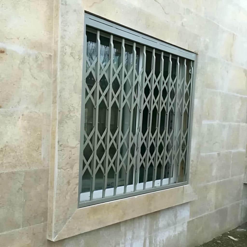 نصب درب آکاردئونی حفاظ آپارتمان چهارگل در آبادان