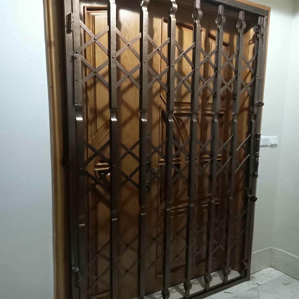 فروش درب آکاردئونی حفاظ آپارتمان تمام گل در بندر لنگه