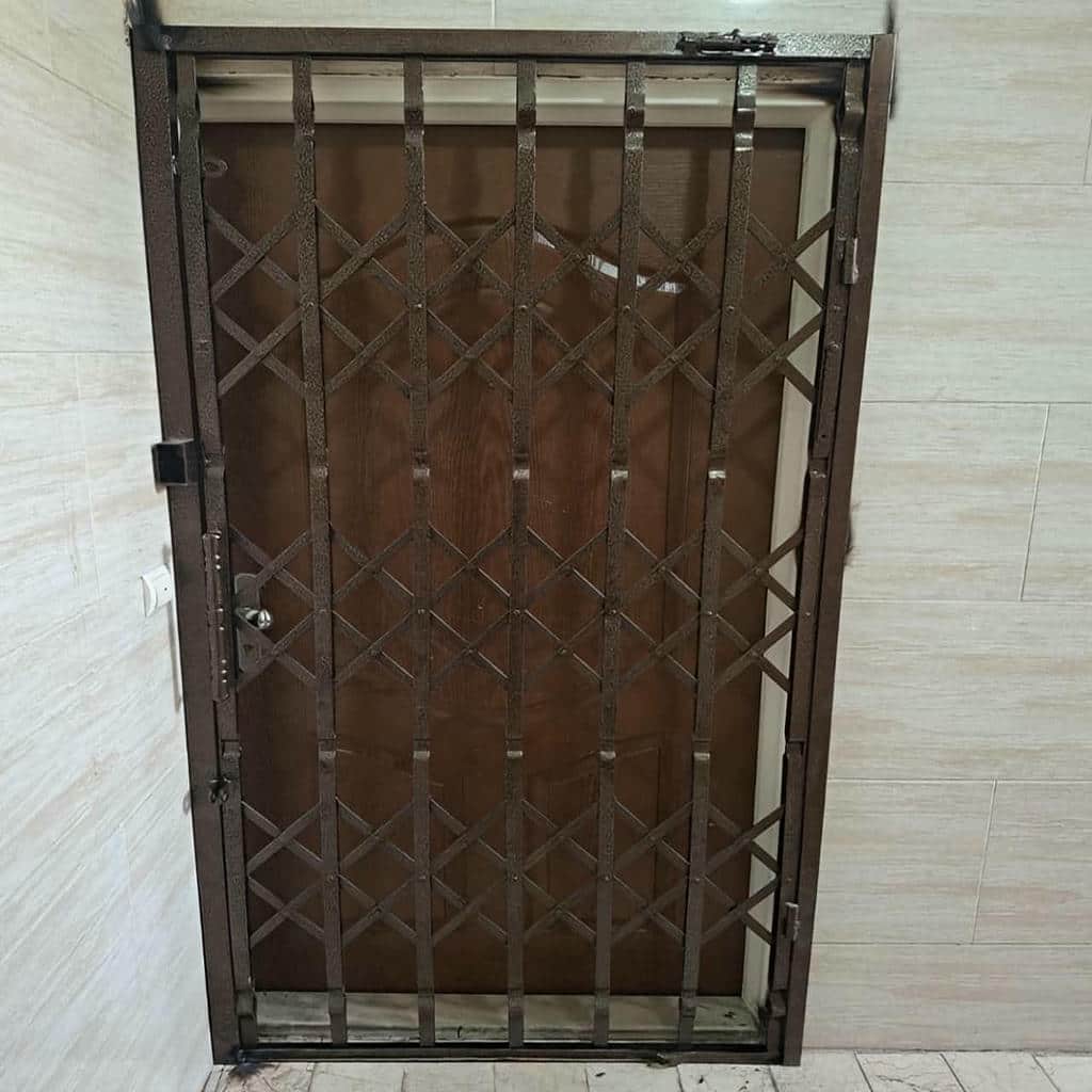 فروش درب آکاردئونی حفاظ آپارتمان تمام گل در شهرکرد