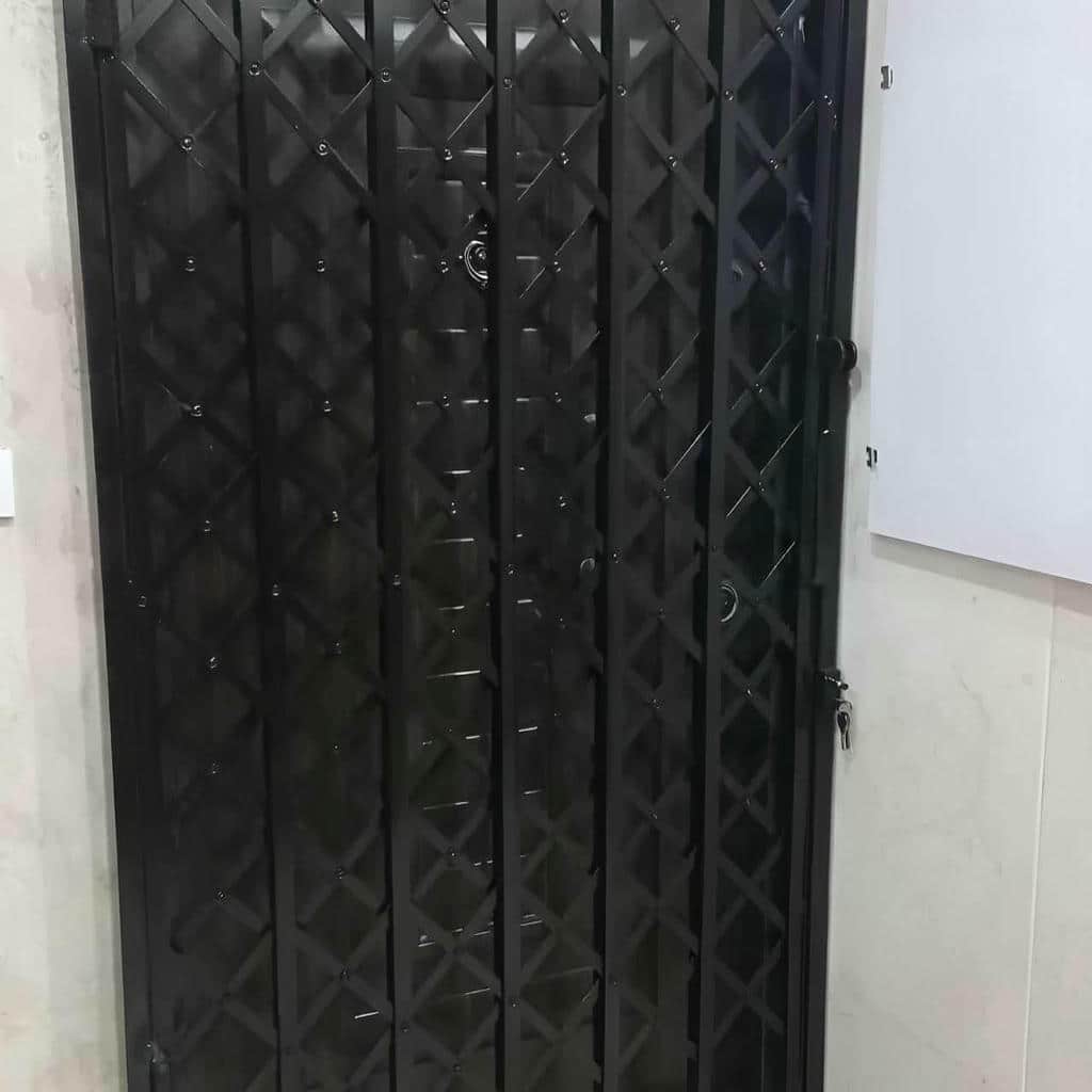 خرید درب آکاردئونی حفاظ آپارتمان در پردیس با عملکرد نرم