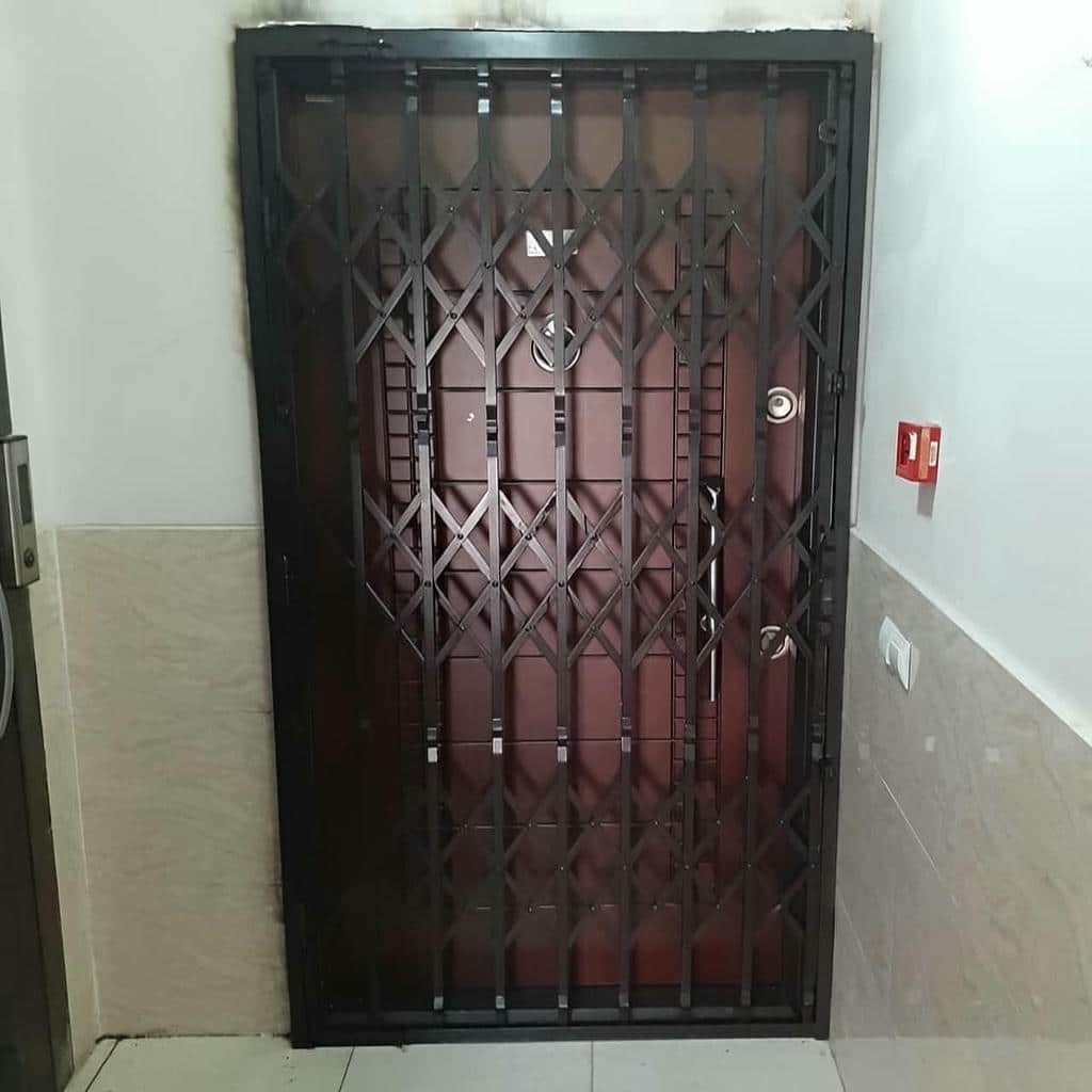 درب آکاردئونی حفاظ آپارتمان در رشت