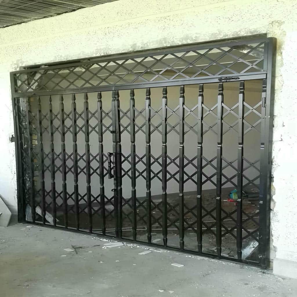 نصب درب آکاردئونی حفاظ آپارتمان چهارگل در استان مازندران