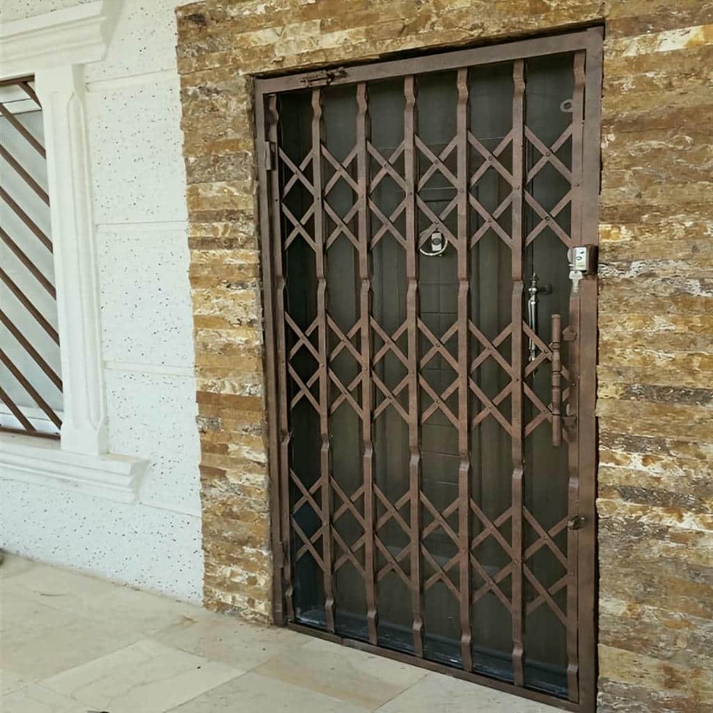 قیمت درب آکاردئونی حفاظ آپارتمان در کیش