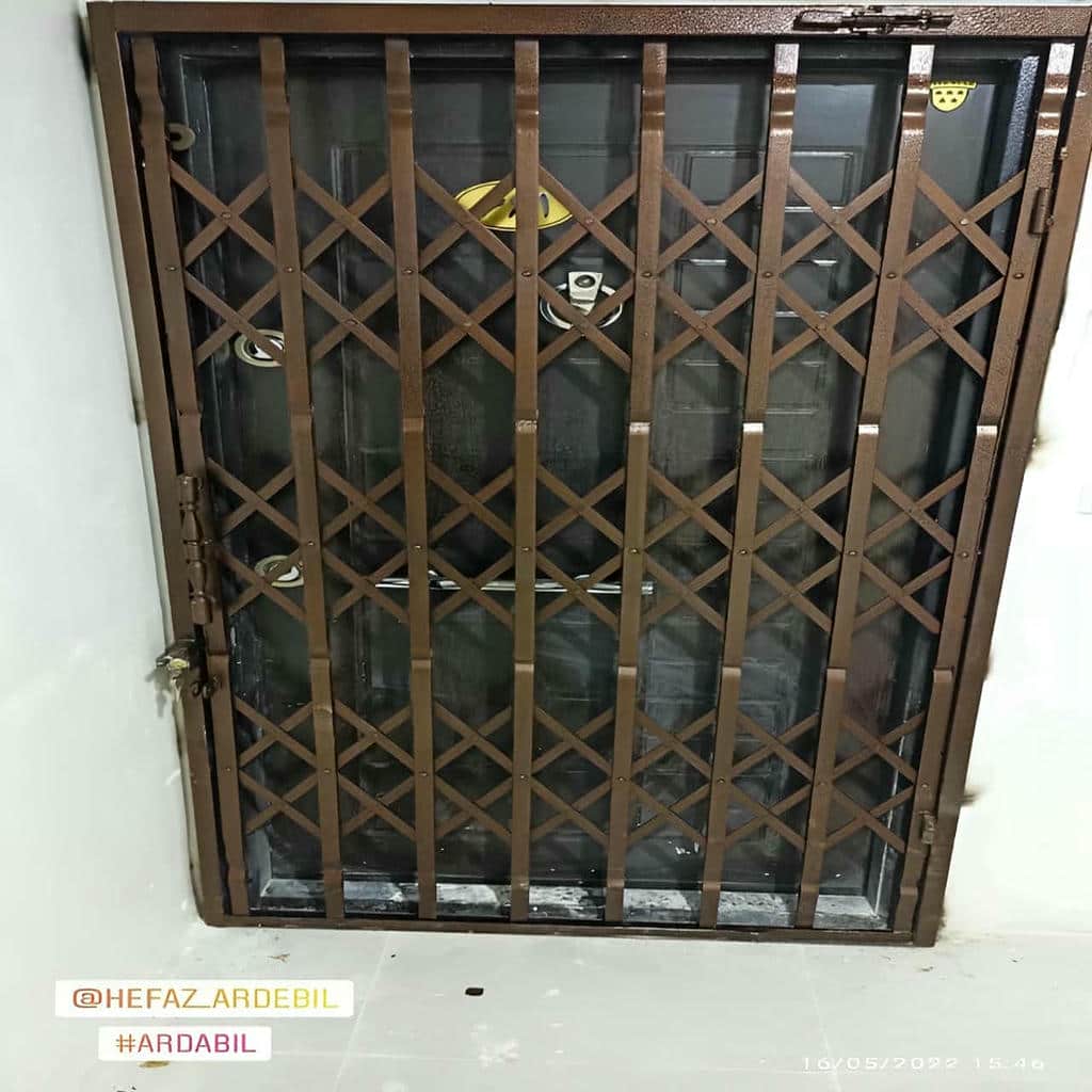 نصب درب آکاردئونی حفاظ آپارتمان چهارگل در بندرعباس
