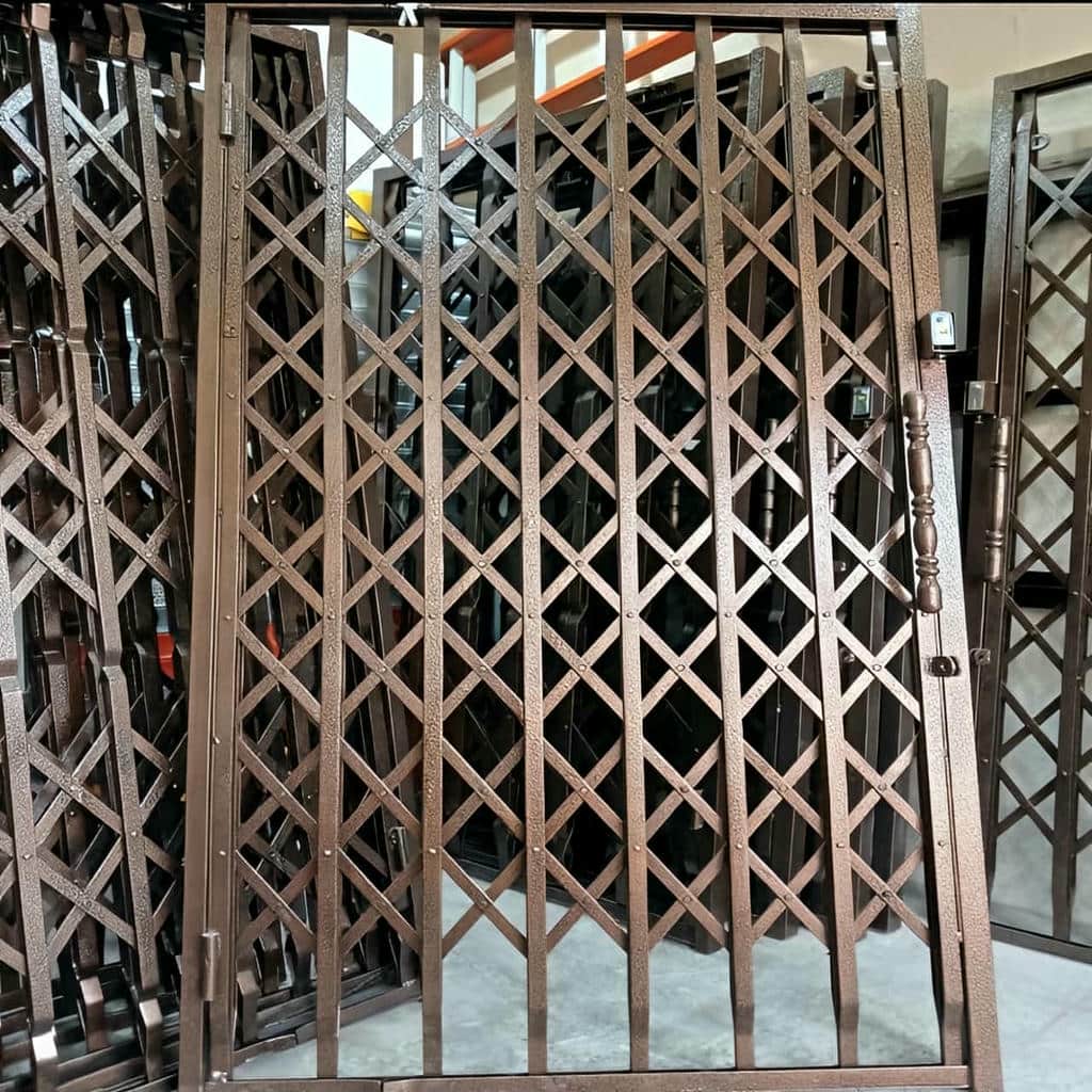 کارخانه درب آکاردئونی حفاظ آپارتمان قفل ضدبرش در استان گیلان