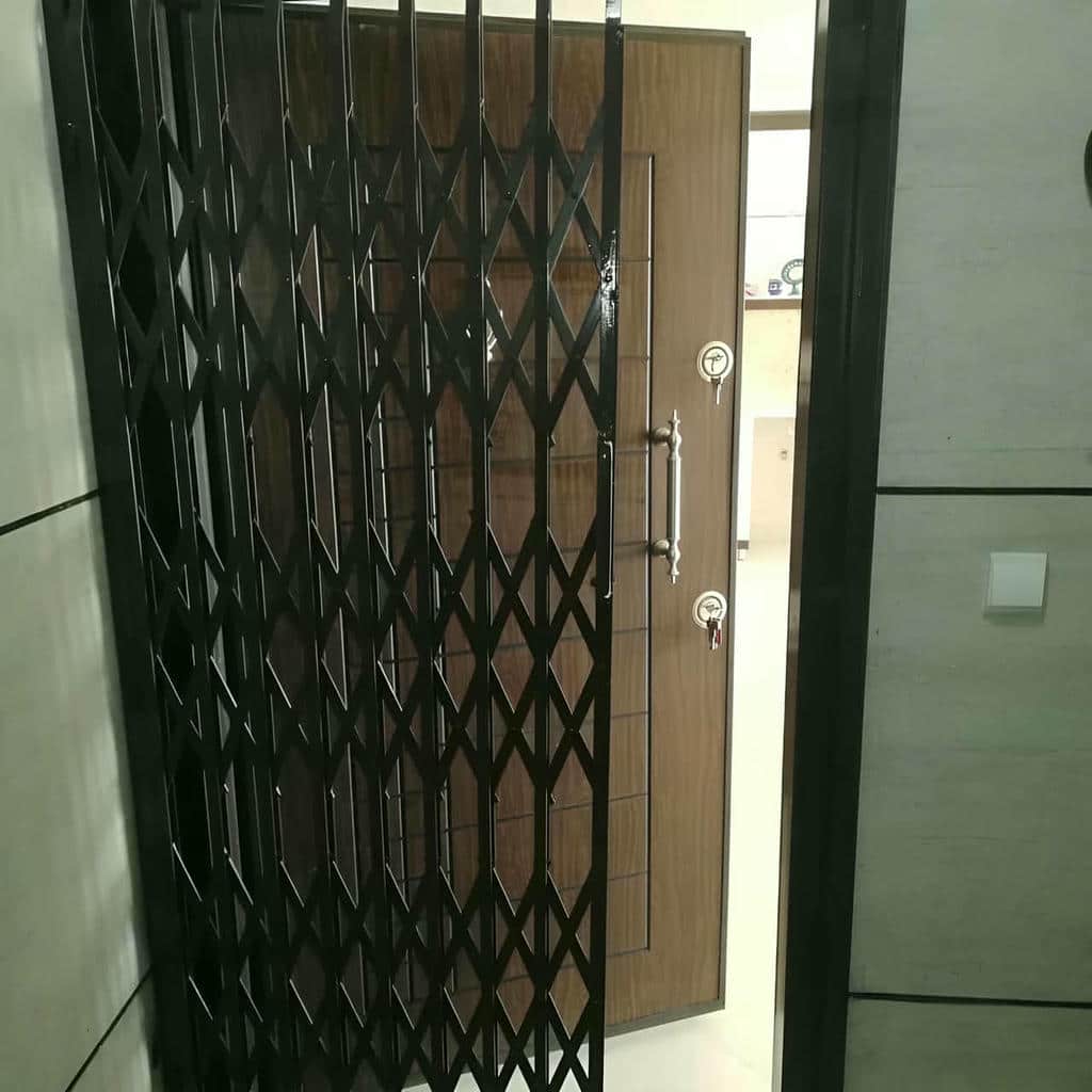 خرید درب آکاردئونی حفاظ آپارتمان قفل ضدبرش در قزوین
