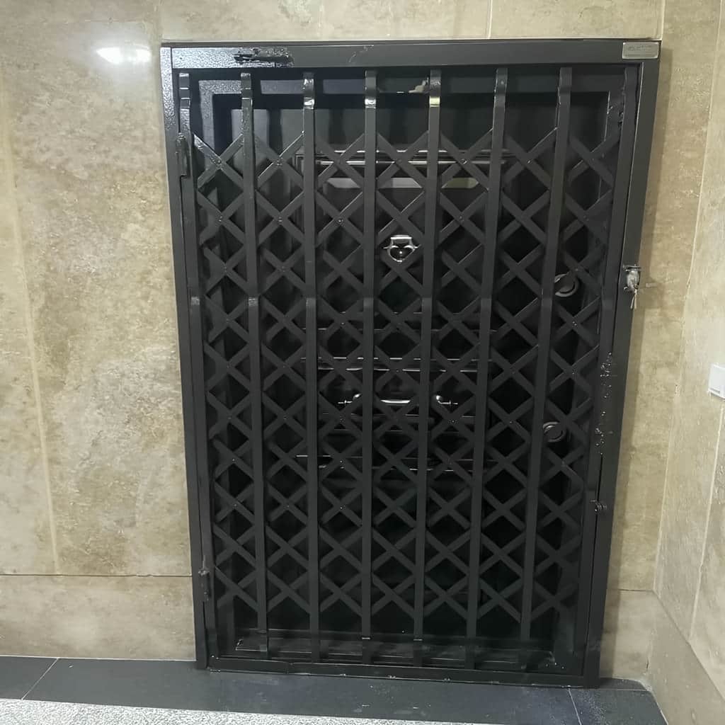 درب آکاردئونی با ریل روان و تراز