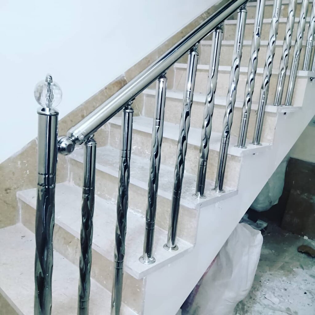 نرده استیل لوکس برای ساختمان خاص