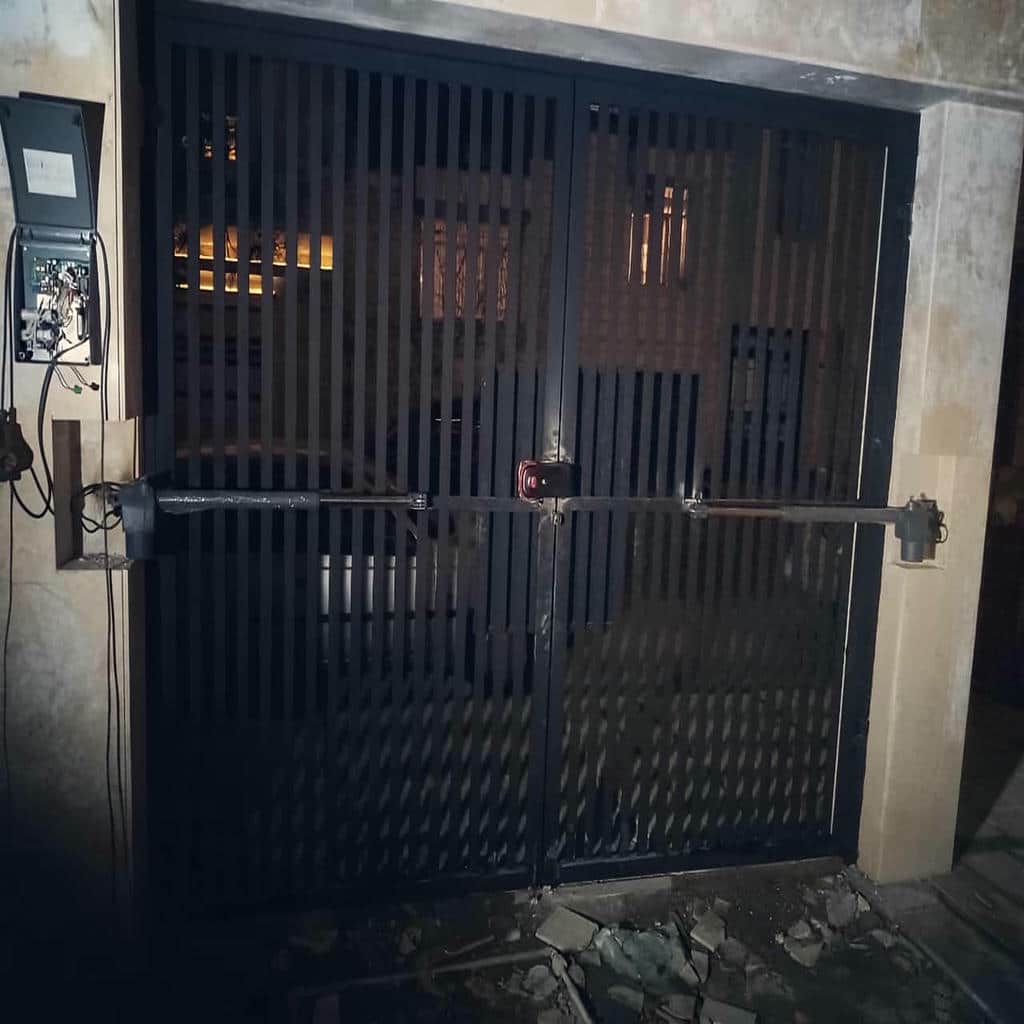 جک درب پارکینگ با جوشکاری محکم پایه