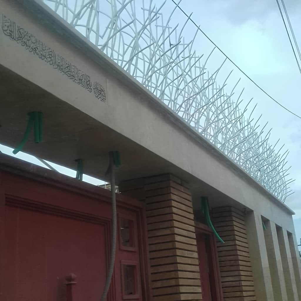 حفاظ دیوار بلند ضد سرقت مدل بوته ای پرتراکم