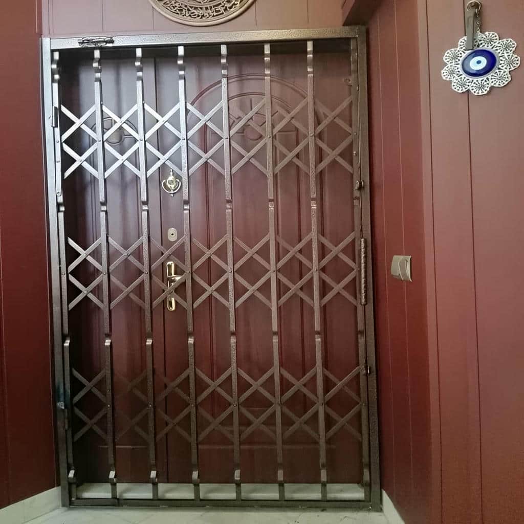 درب آکاردئونی طرح دار لوزی پنج گل
