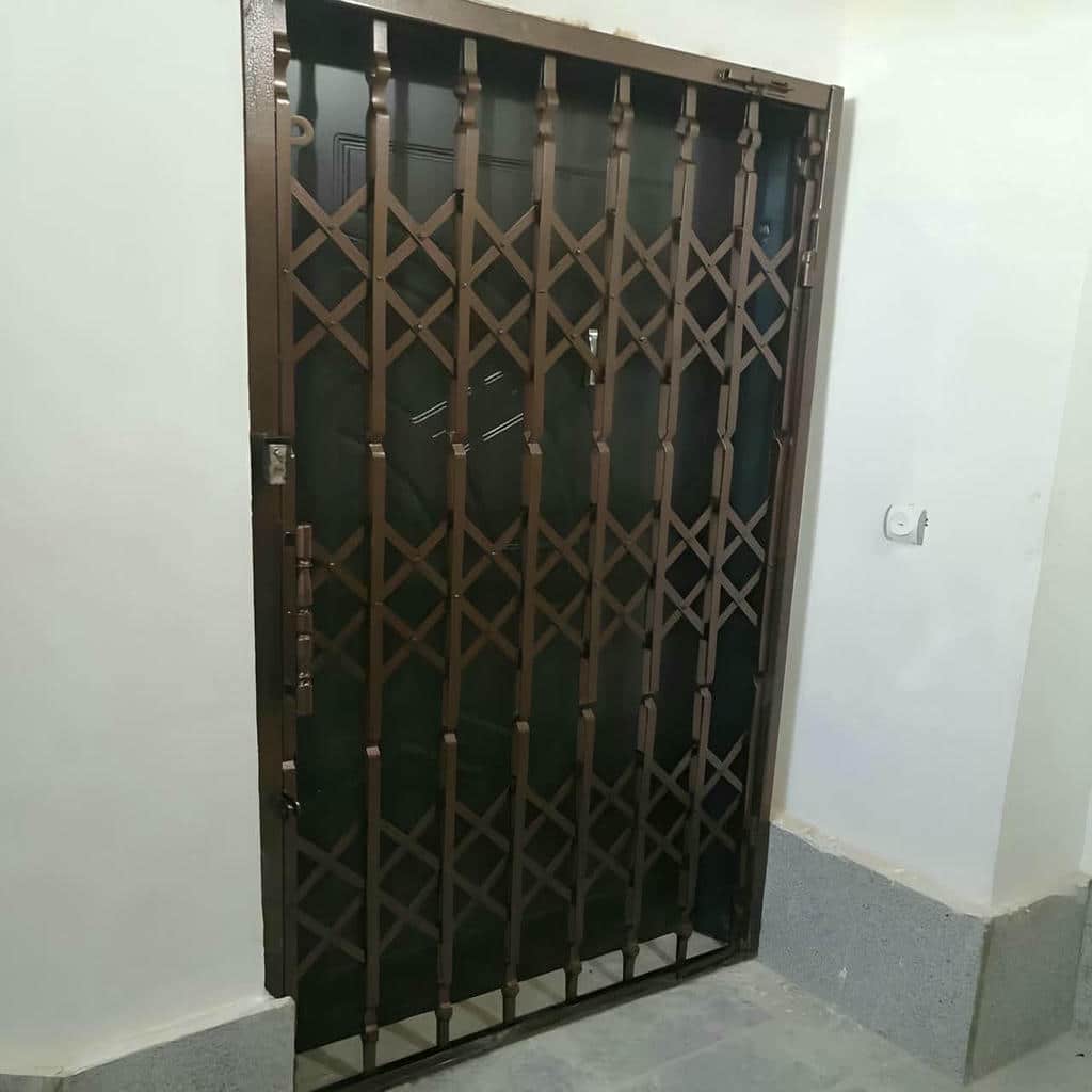 تولید درب آکاردئونی سفید طلایی مدل دو جداره
