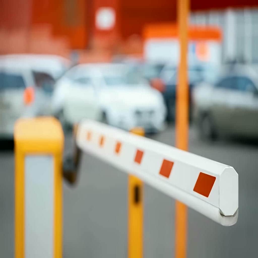 نصب فتوسل راهبند ایمنی خودرو کنار بوم