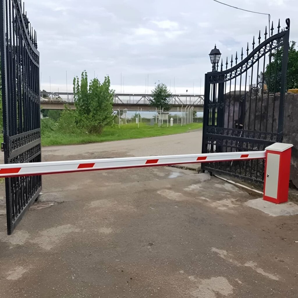 سیستم کنترل تردد پارکینگ سازمانی با پلاک خوان