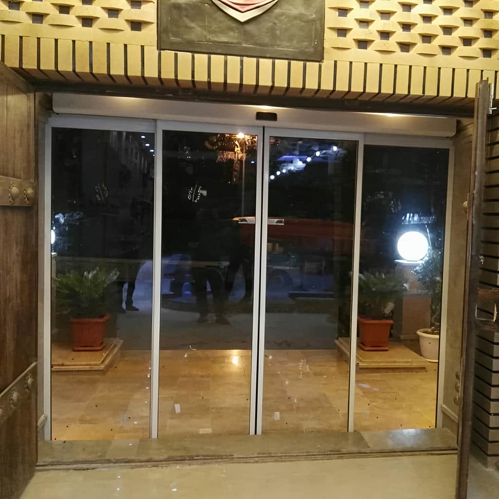 درب شیشه ای سکوریت اتوماتیک دو لت ورودی