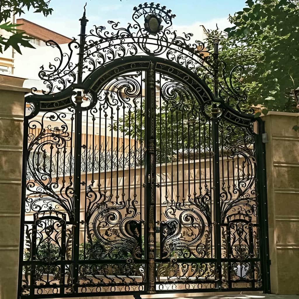 ساخت درب حیاط کشویی ریل زمینی با کلاف تقویت شده