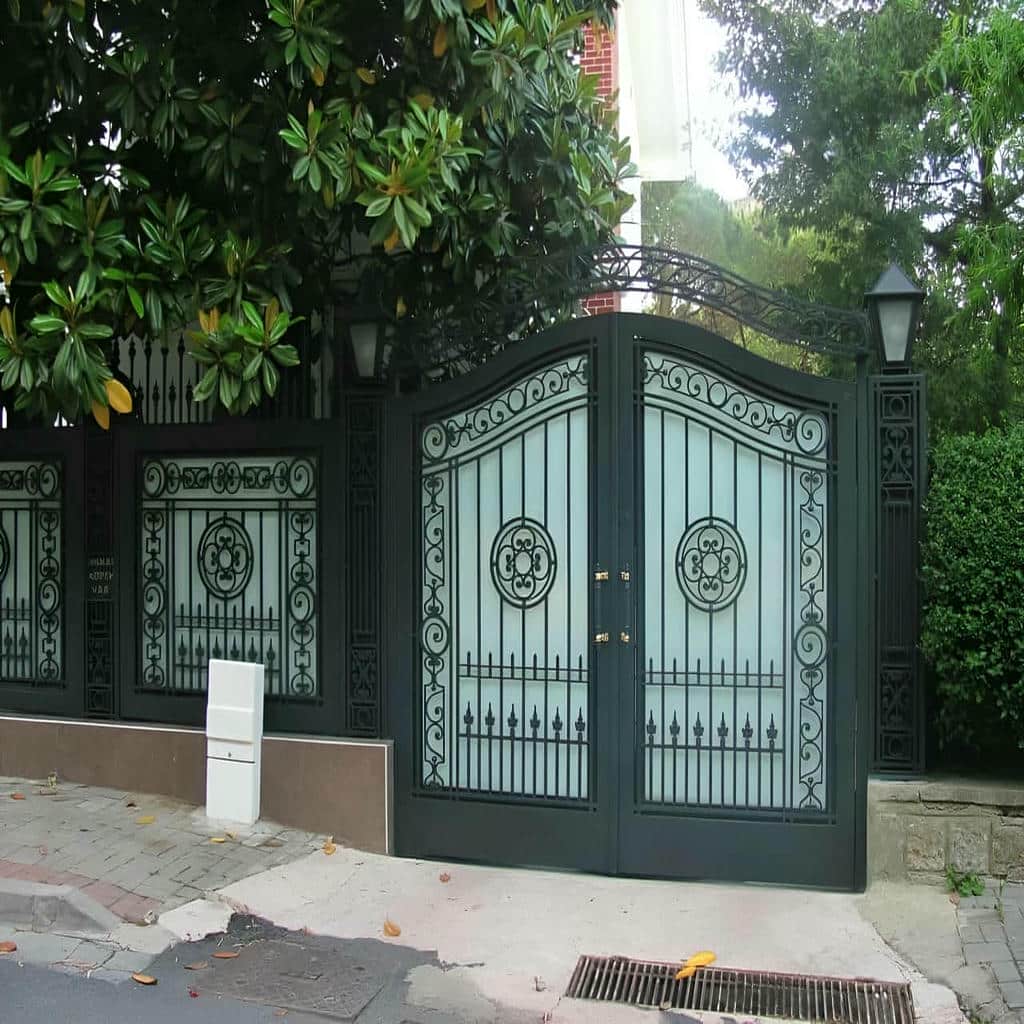14 مدل درب حیاط طرح چوب فلزی