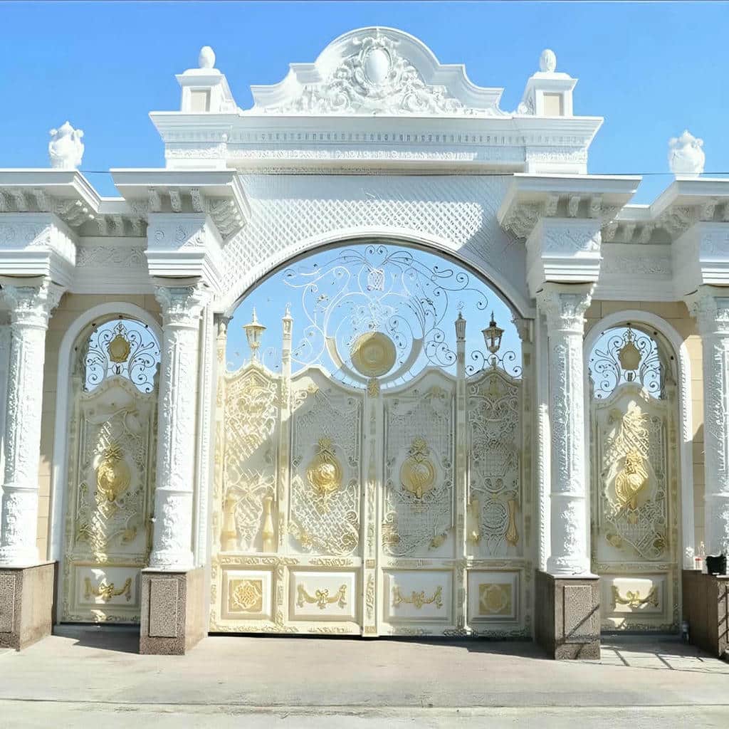 اجرای درب فلزی مدرن با نوار مشبک عمودی