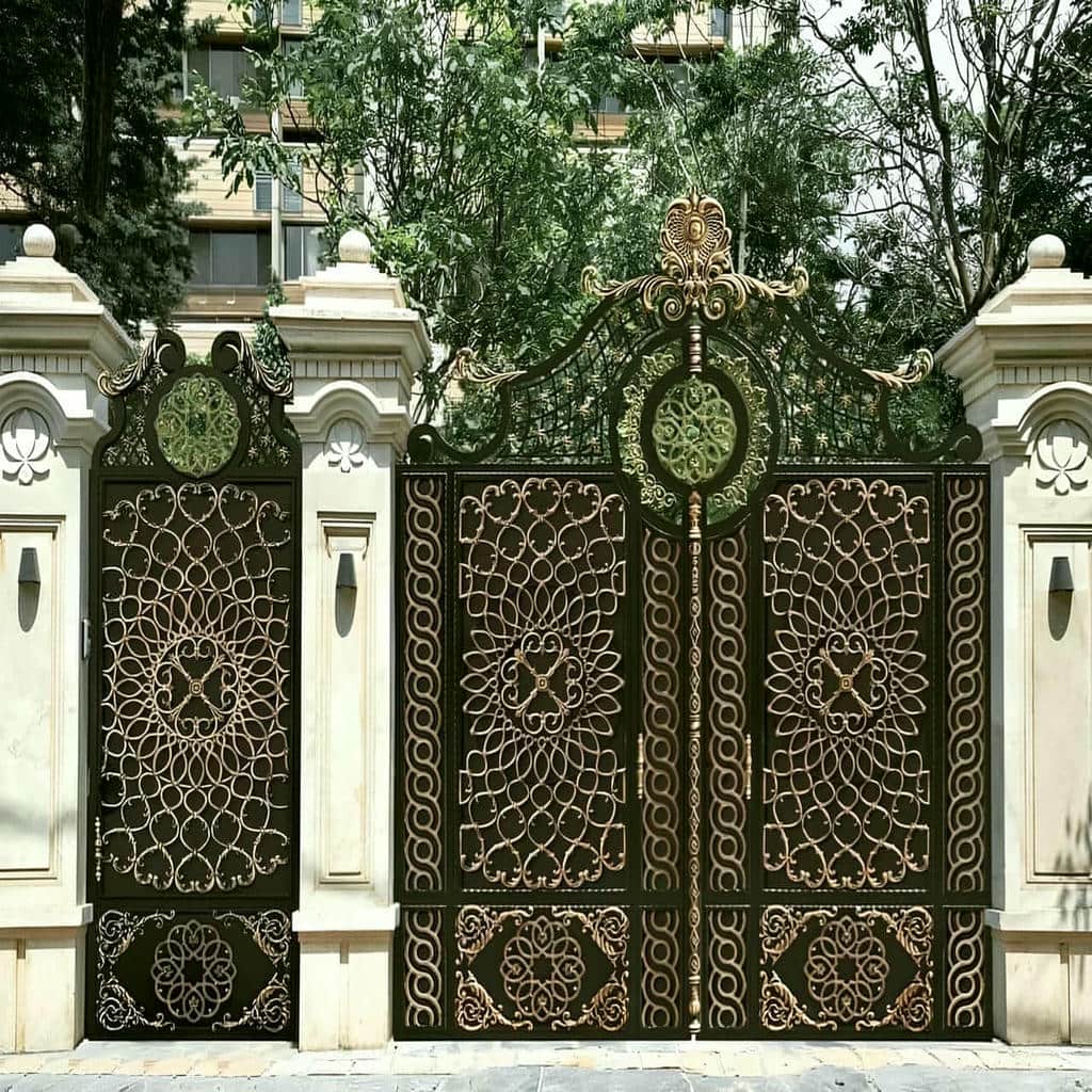 نصب درب حیاط ریلی ماشین رو روی ریل تراز