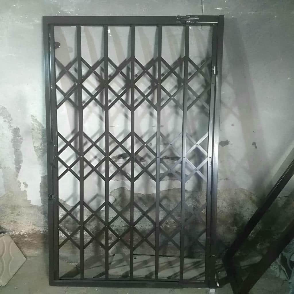 درب آکاردئونی فلزی جمع شونده