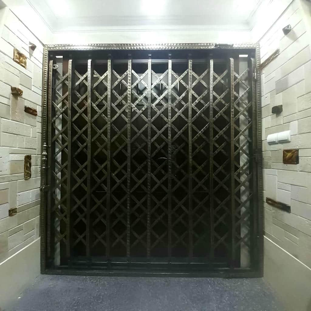درب آکاردئونی طراحی جمع شونده