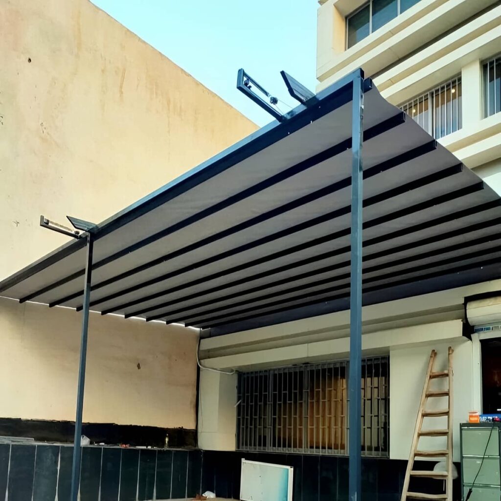 سقف متحرک پارچه ای با نمای کلاسیک