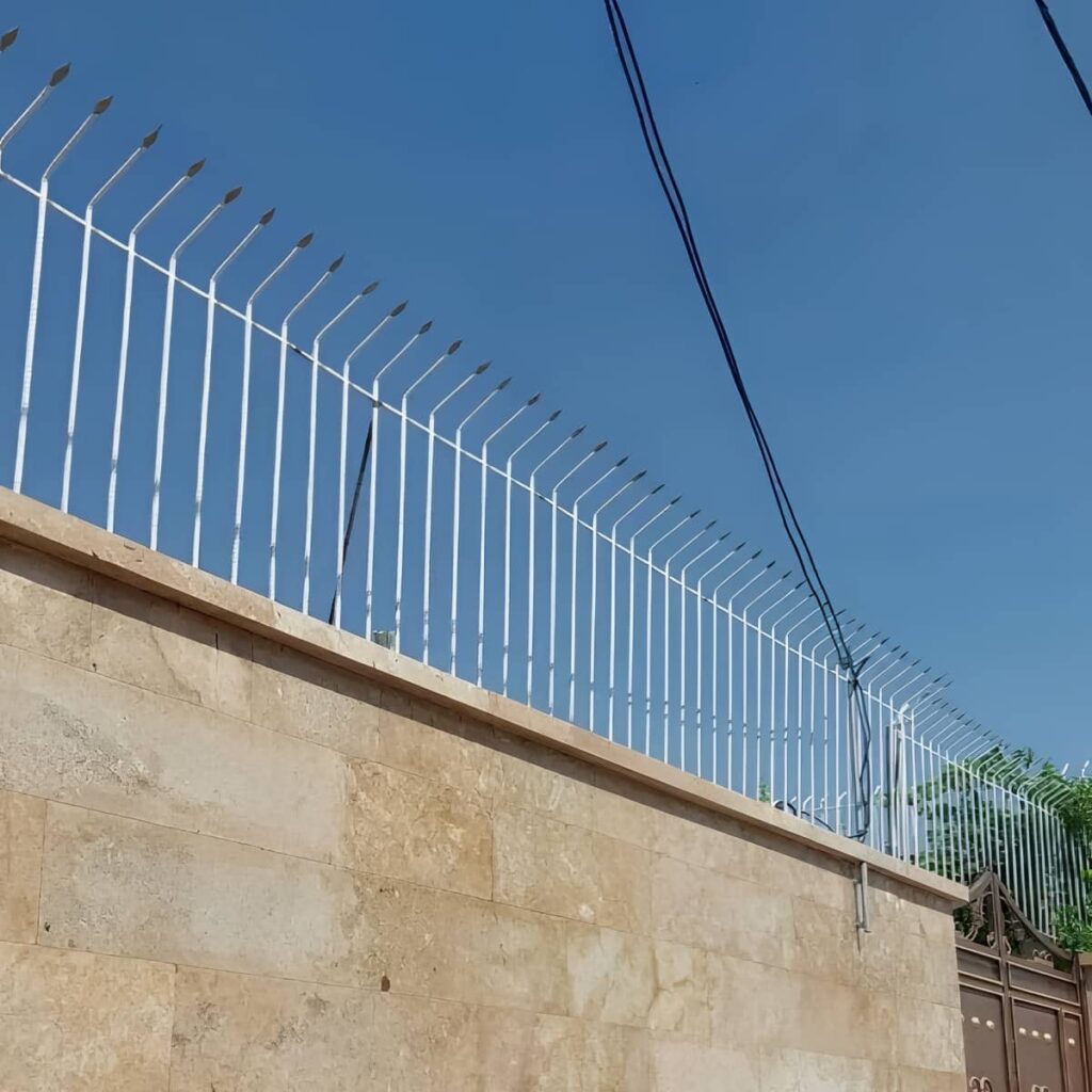 حفاظ روی دیوار مدل شاخ گوزنی