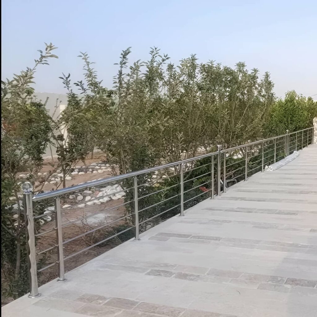 دست انداز راه پله با پوشش بادوام