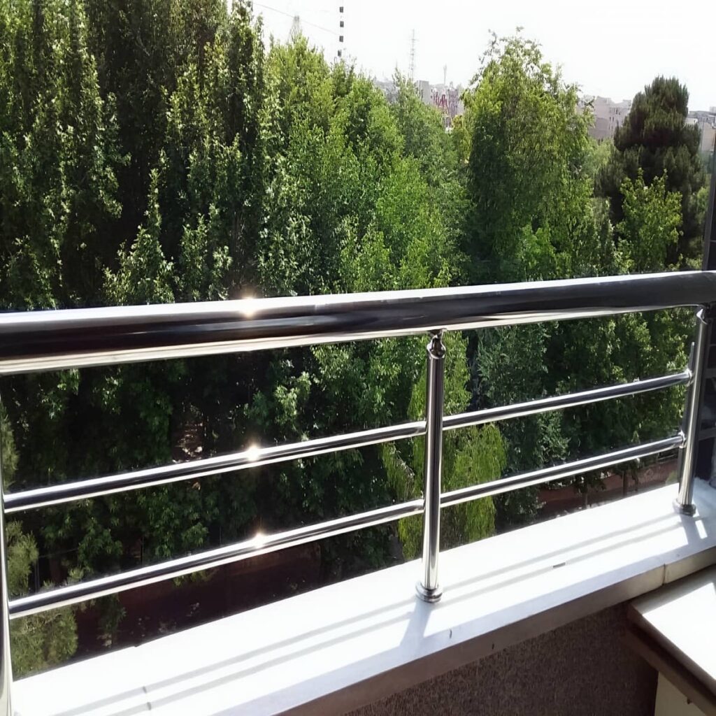 هندریل راه پله با متریال مقاوم
