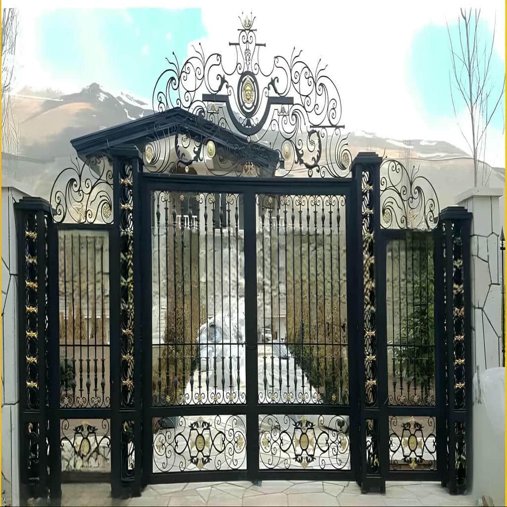 درب ساختمان ورودی با قفل امنیتی