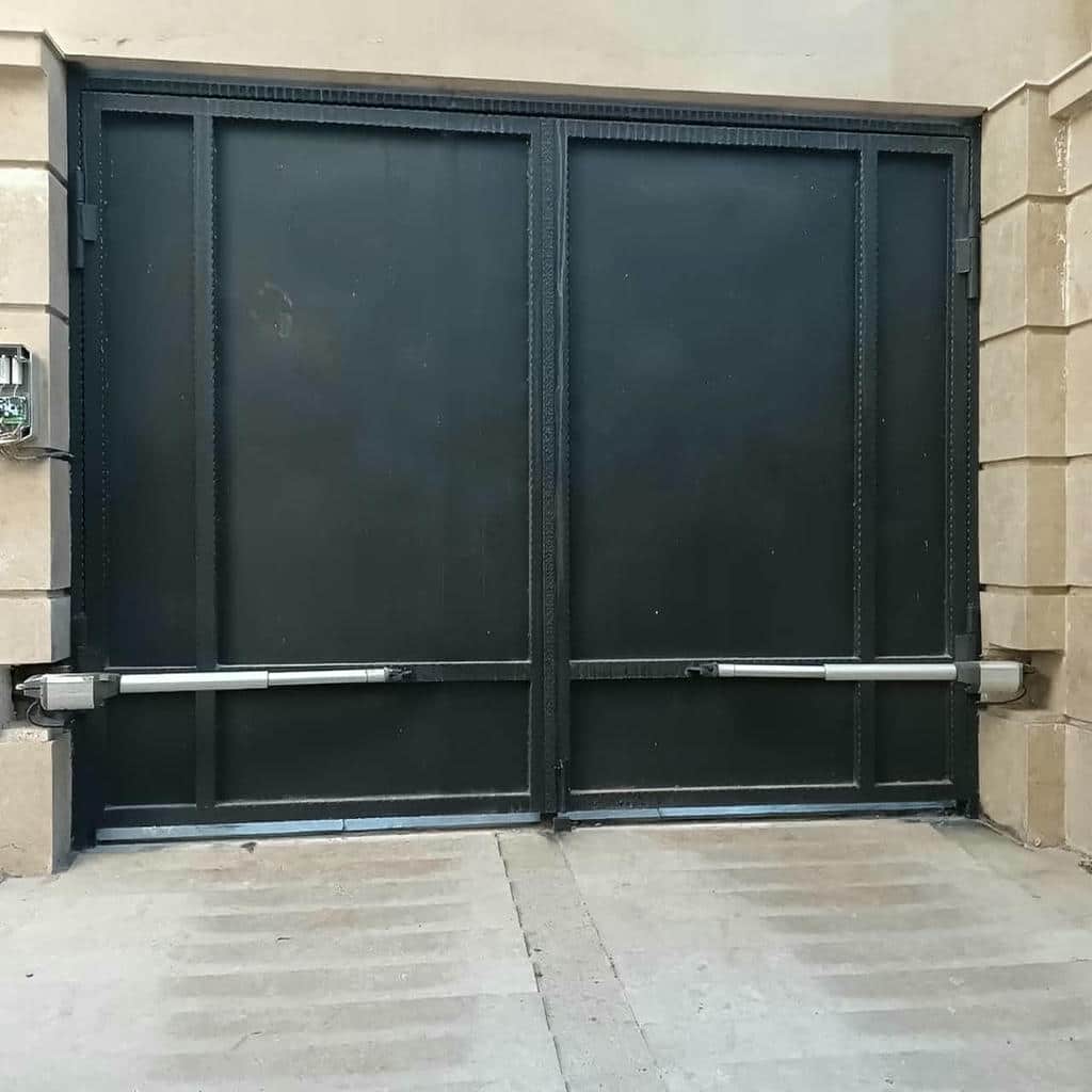 جک پارکینگی یزد روی درب دو لنگه جک پارکینگی یزد روی درب دو لنگه
