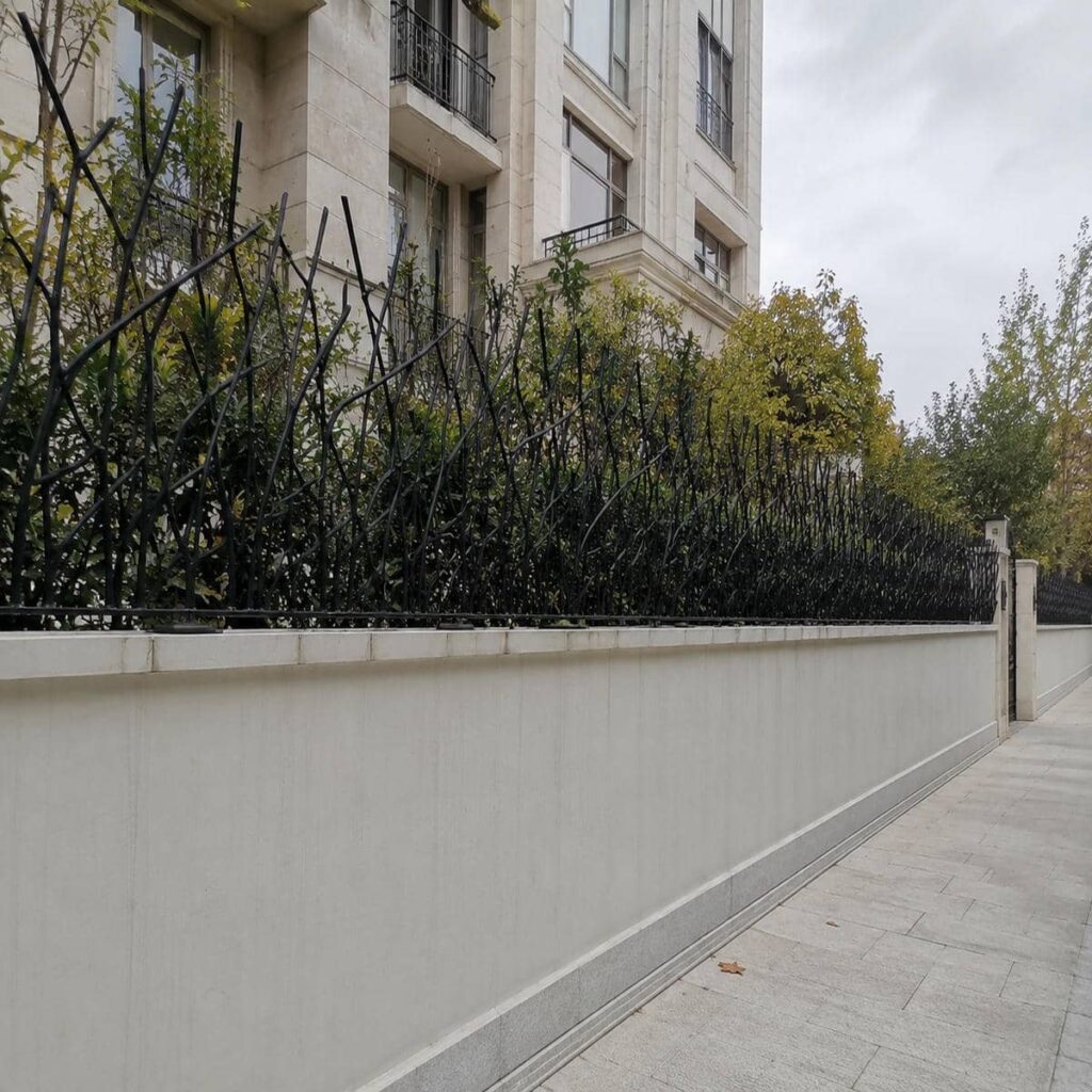حفاظ دیوار سرنیزه ای فلزی گرگان