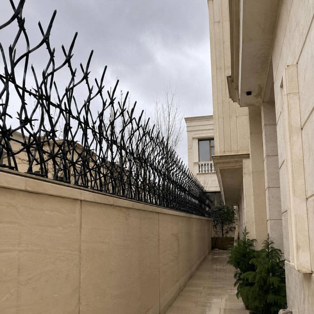 حفاظ دیوار شاخ گوزنی حیاط ویلایی اهواز