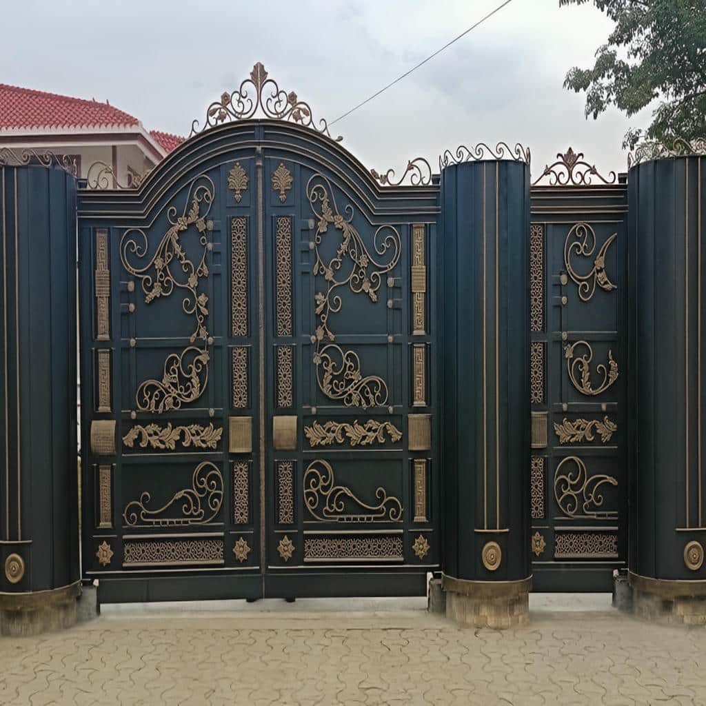 درب حیاط دو لنگه مناسب استفاده خانوادگی