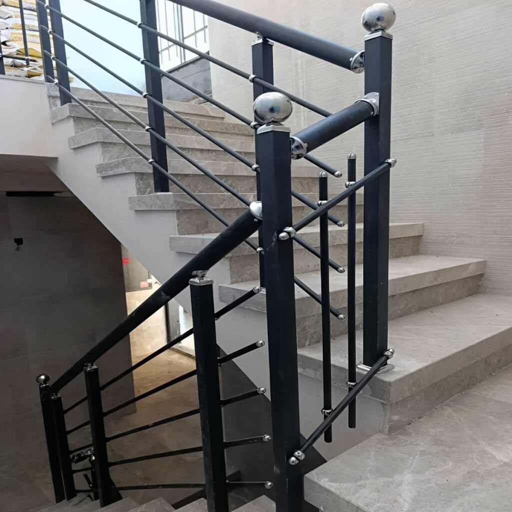 هندریل استیل راه پله با پوشش براق
