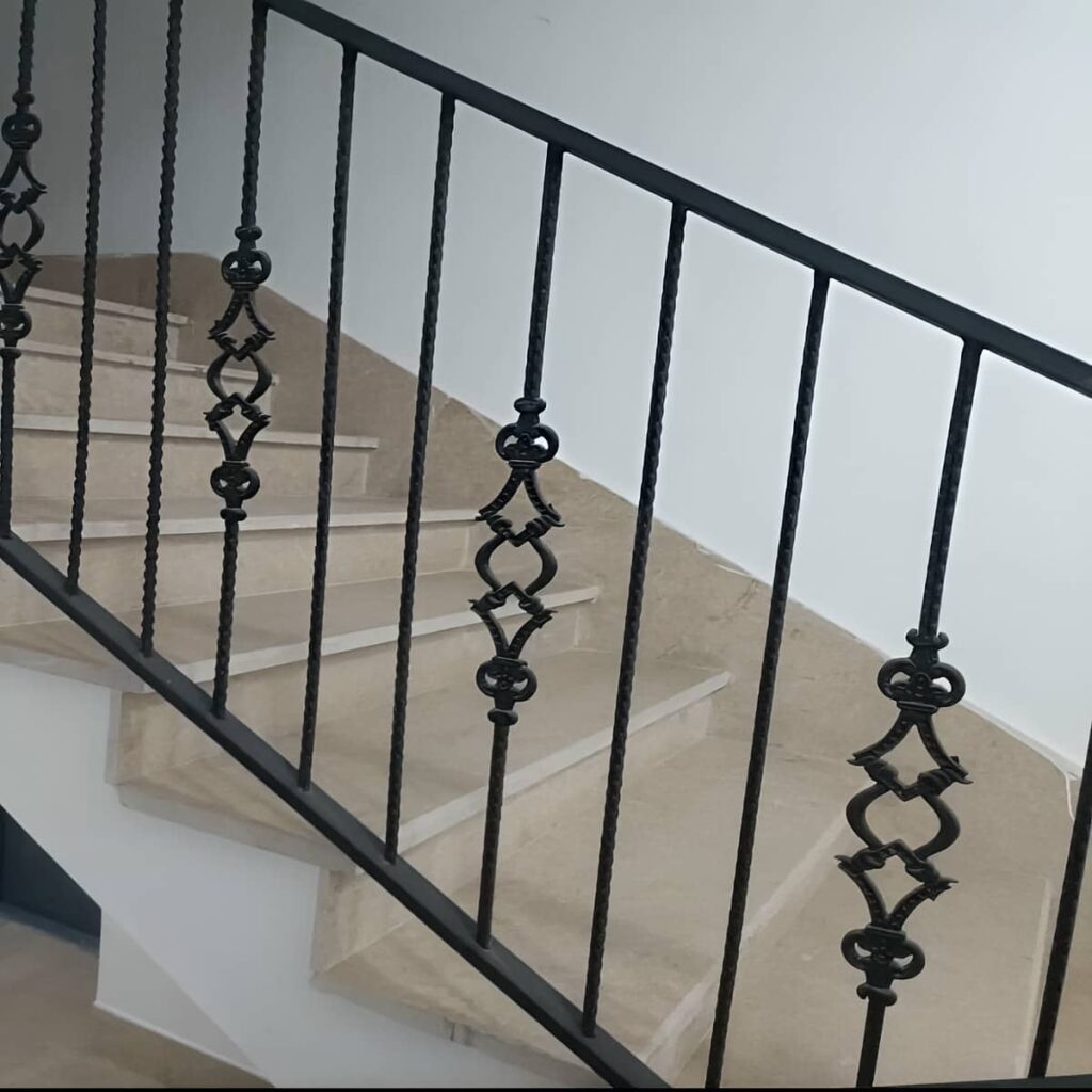 هندریل فلزی استان همدان برای فضای پرتردد
