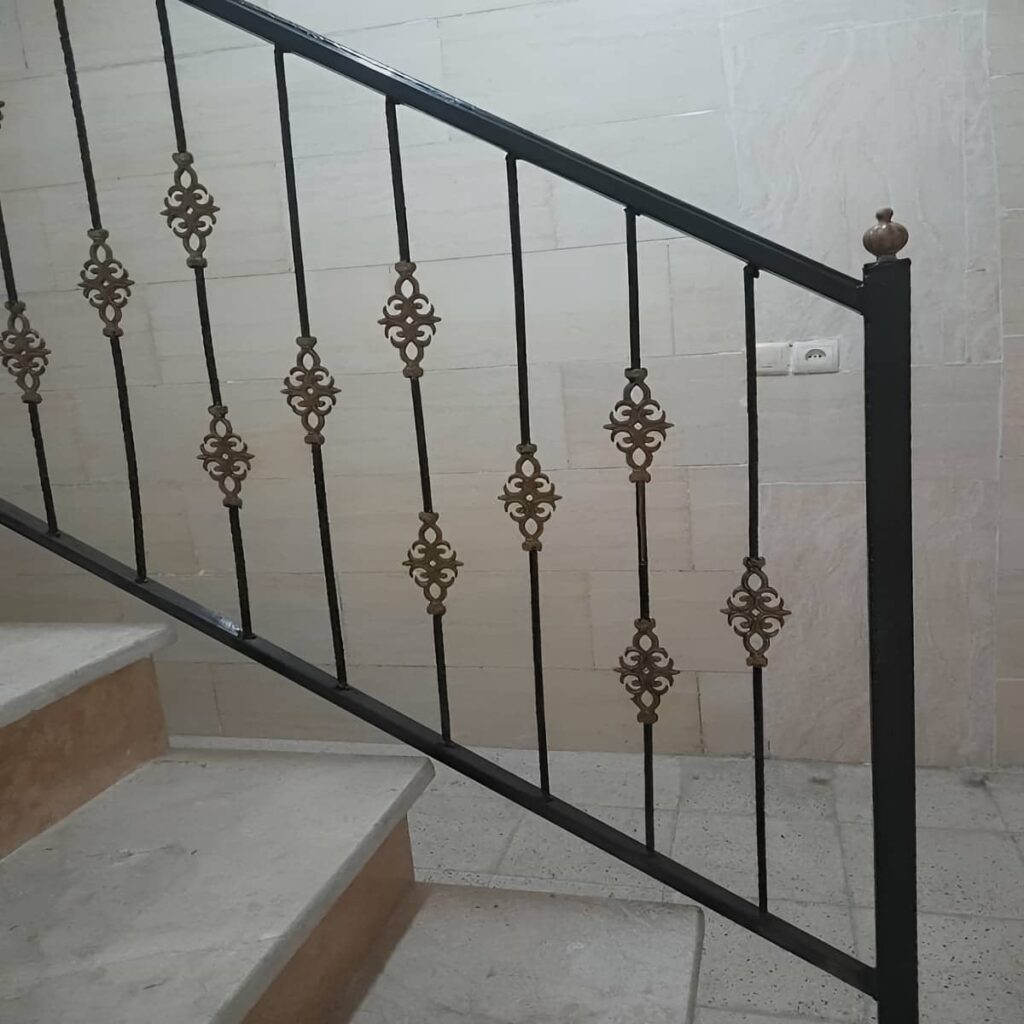 هندریل فلزی فضای عمومی
