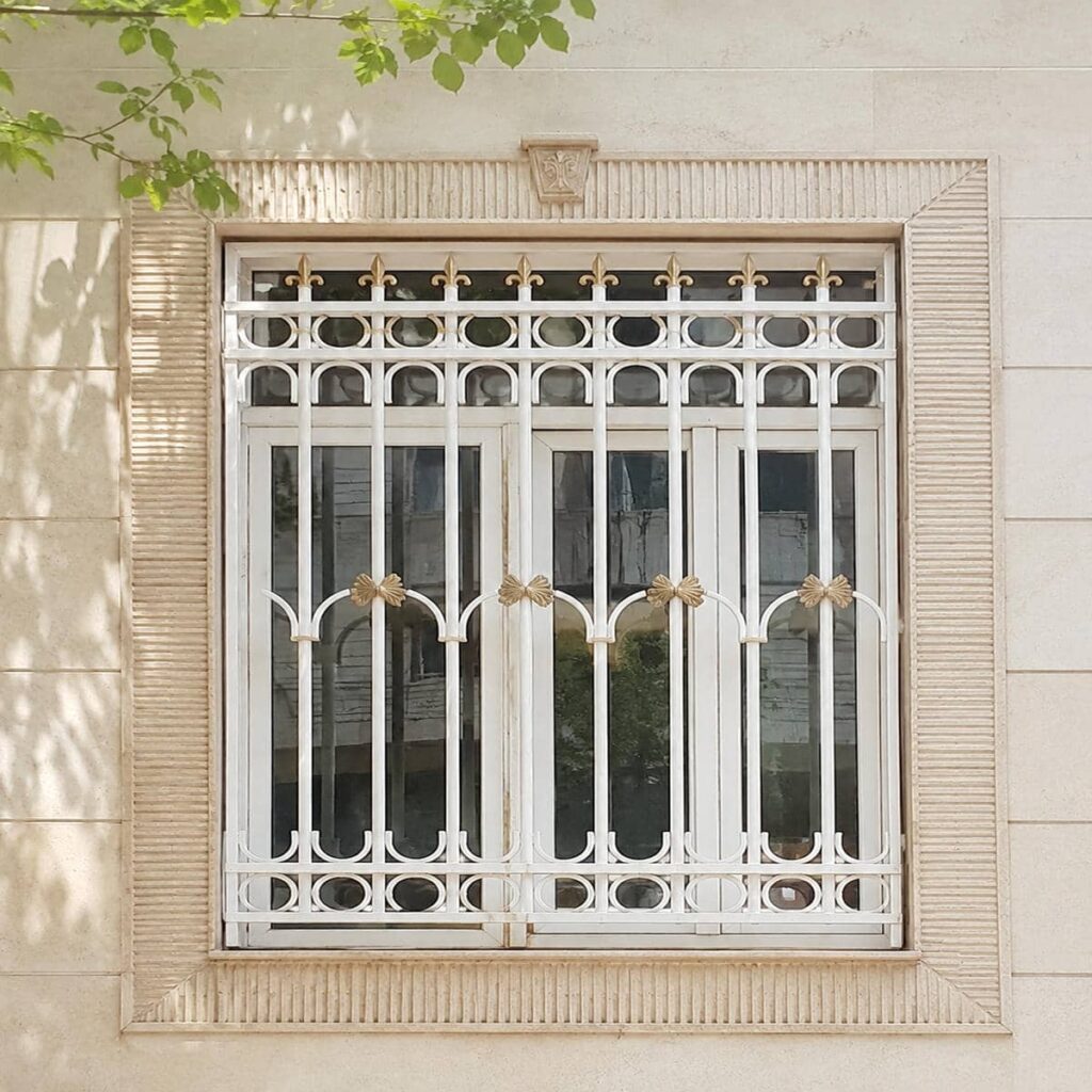 گارد پنجره مشکی با پوشش مقاوم