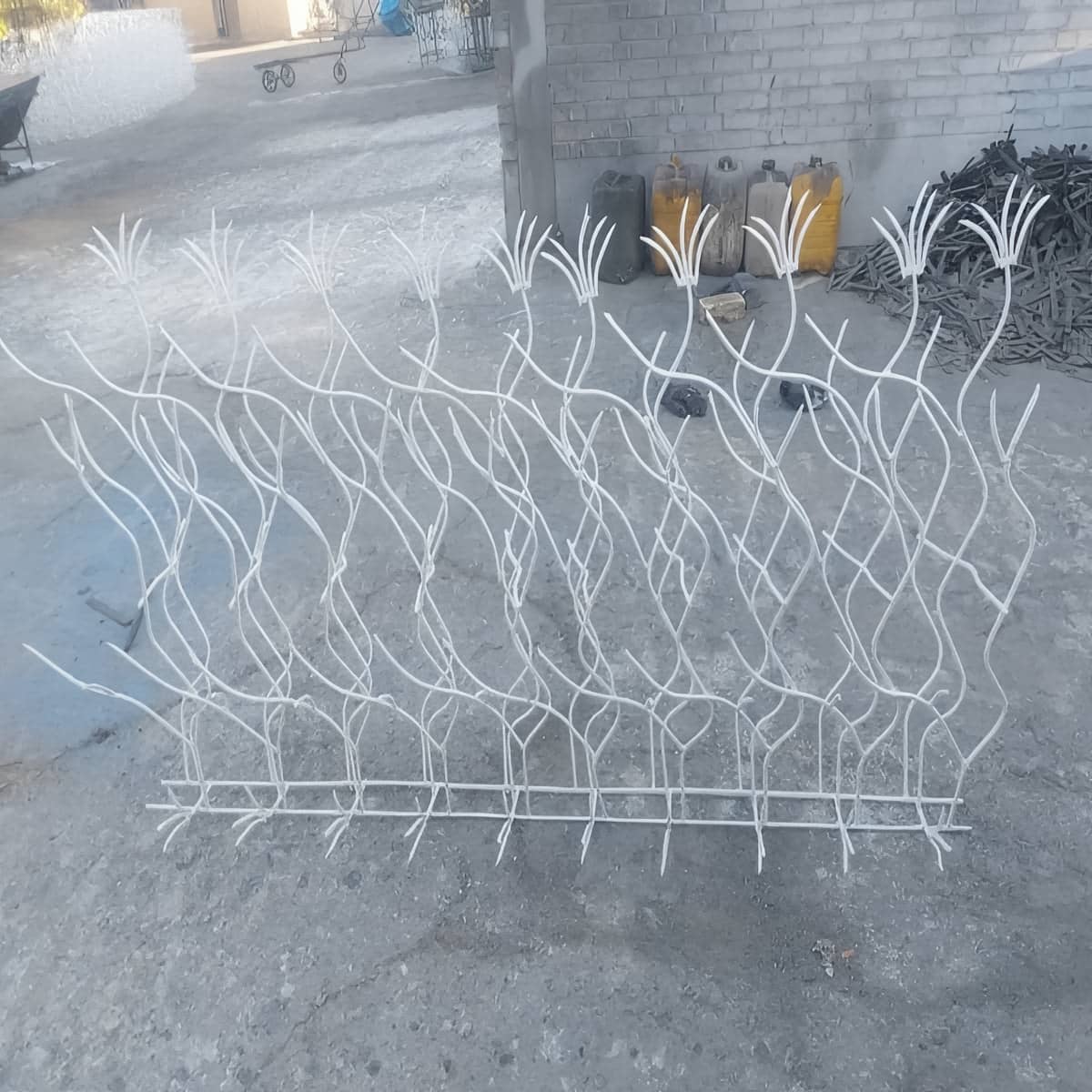 حفاظ دیوار یزد شاخ گوزنی فلزی مرکز تخصصی حفاظ دیوار در یزد برای انتخاب و سفارش مدل مناسب