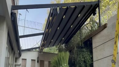 سایبان برقی بازویی بجنورد روی تراس مسکونی