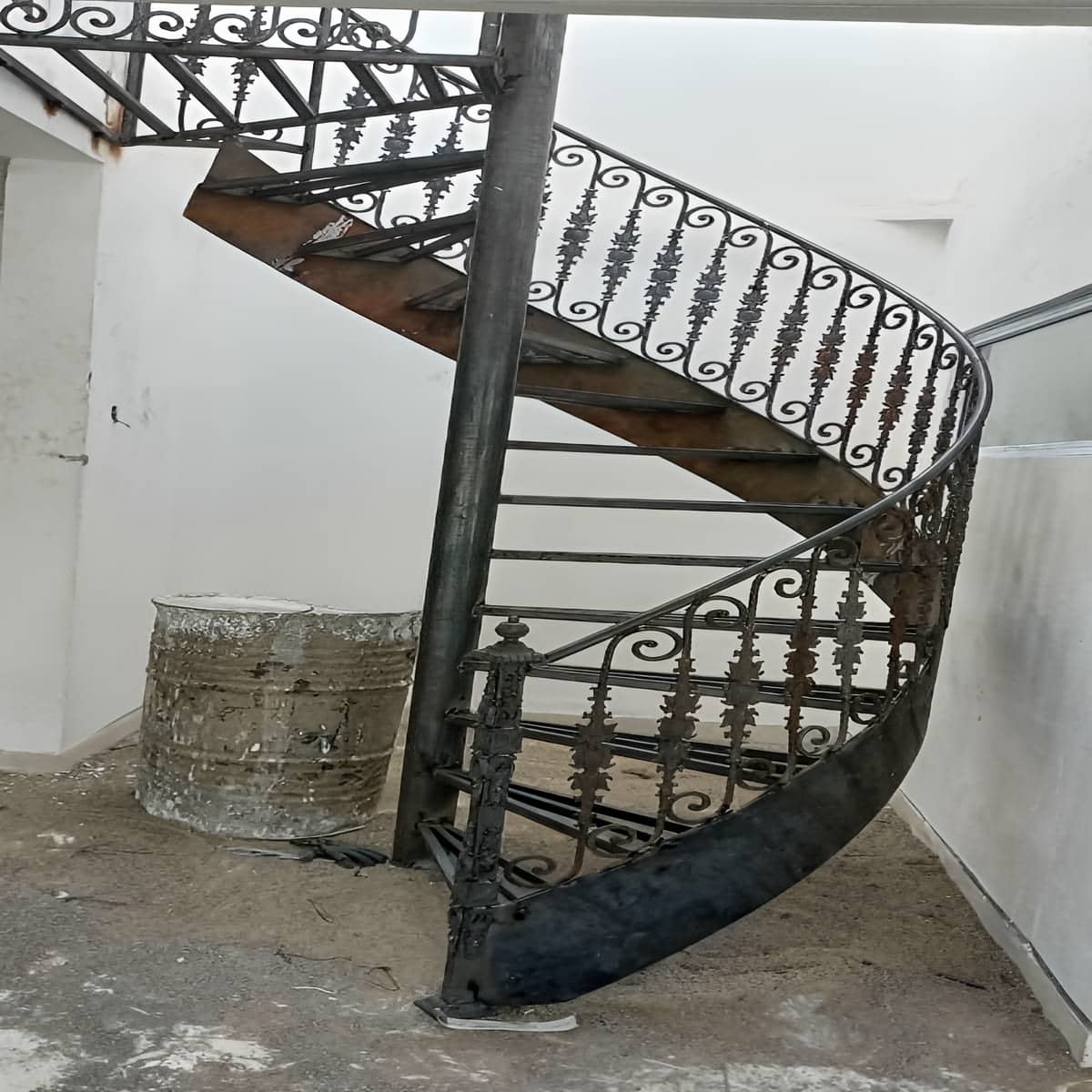 نرده راه پله استان سیستان و بلوچستان مدل فلزی مدرن مرکز تخصصی نرده راه پله در استان سیستان و بلوچستان